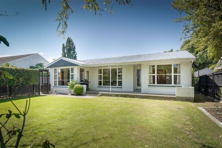 Photo of property in 48 Grahams Road, Ilam, Christchurch, 8041
