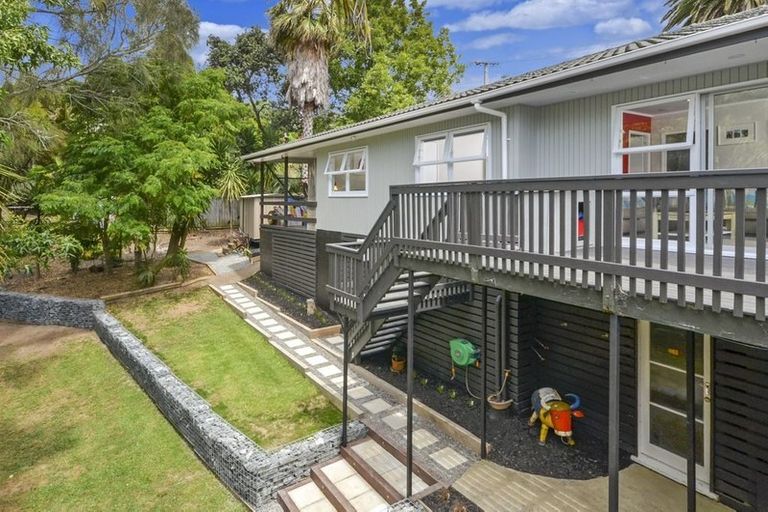 Photo of property in 1/649 Beach Road, Rothesay Bay, Auckland, 0630
