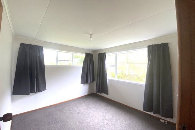 Photo of property in 17 The Drive, Tawa, Wellington, 5028
