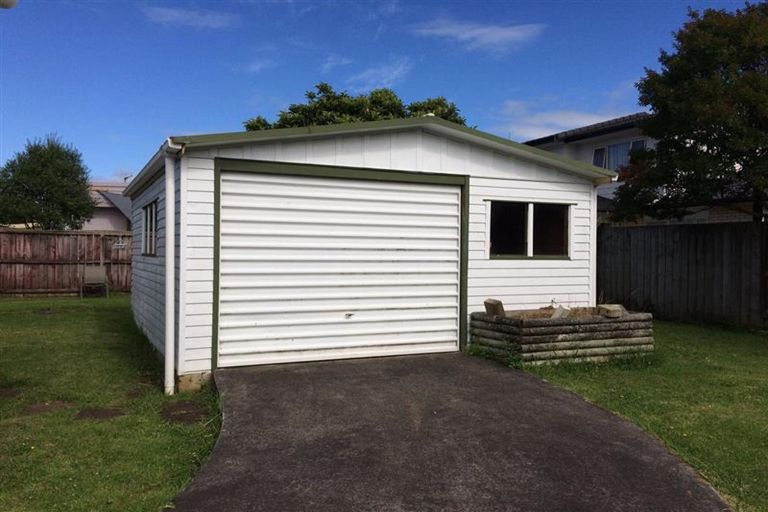 Photo of property in 83 Sunderlands Road, Half Moon Bay, Auckland, 2012