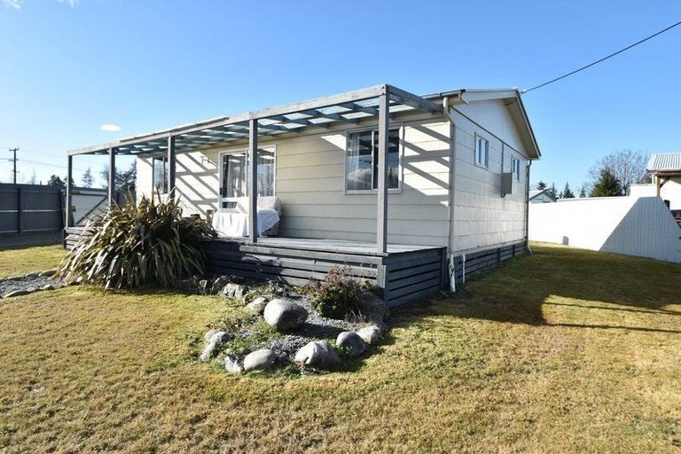 Photo of property in 18 Hunter Crescent, Twizel, 7901
