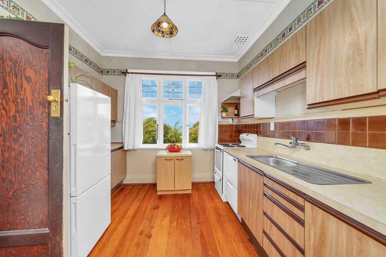Photo of property in 56 Middleton Road, Kew, Dunedin, 9012