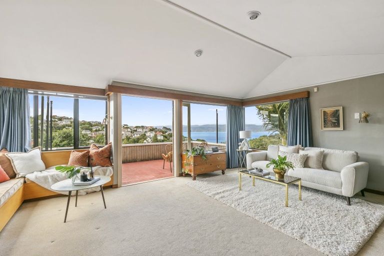 Photo of property in 31 Wadestown Road, Wadestown, Wellington, 6012