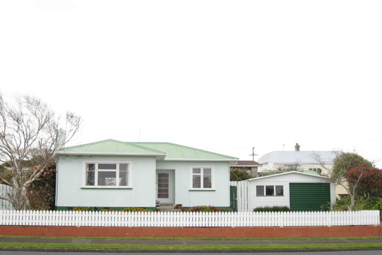 Photo of property in 40 Princes Street, Fitzroy, New Plymouth, 4312