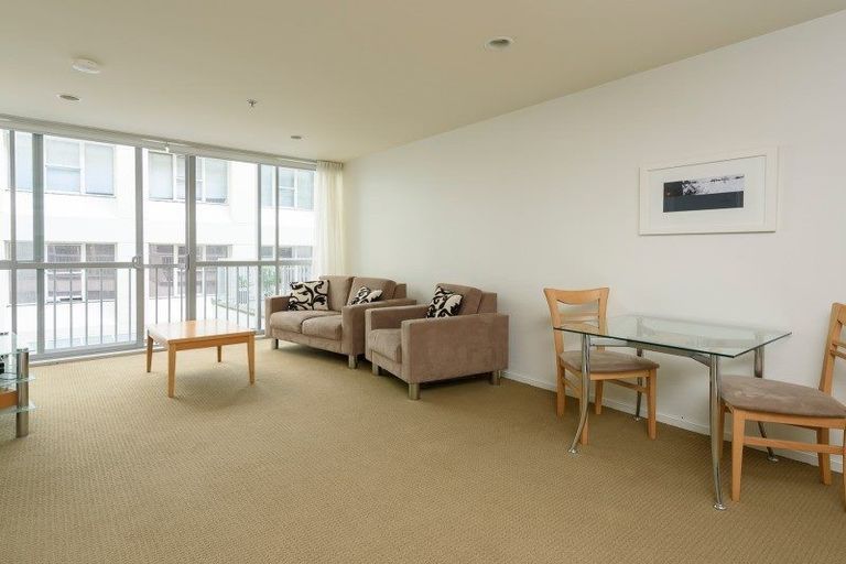 Photo of property in Terrace Heights Apartments, 2/163p The Terrace, Wellington Central, Wellington, 6011