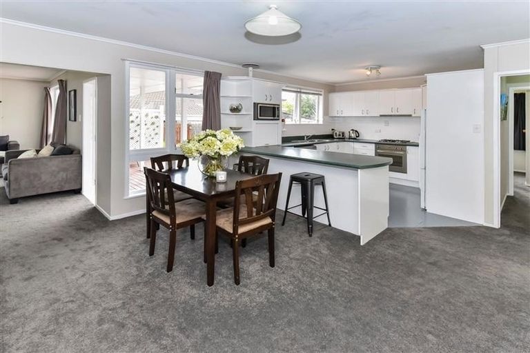 Photo of property in 37 Inverell Avenue, Wiri, Auckland, 2104