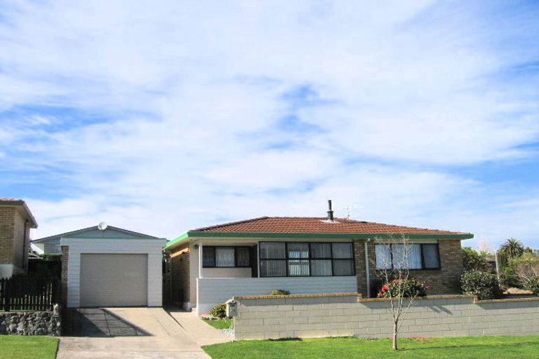 Photo of property in 2a Clivedene Street, Matua, Tauranga, 3110