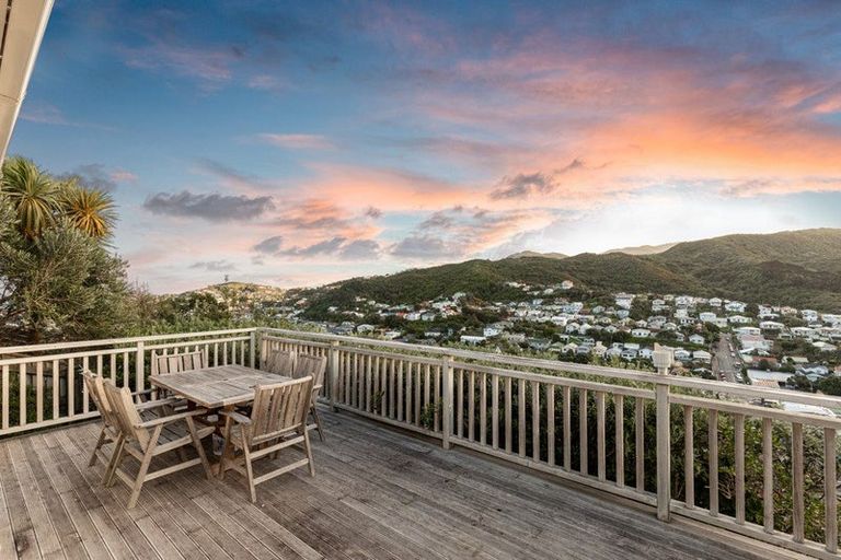 Photo of property in 47 Melbourne Road, Island Bay, Wellington, 6023