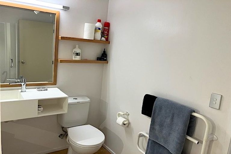 Photo of property in 24 Carnmore Place, Torbay, Auckland, 0630