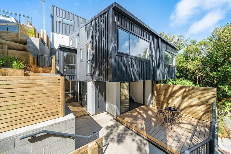 Photo of property in 5 Garfield Street, Brooklyn, Wellington, 6021