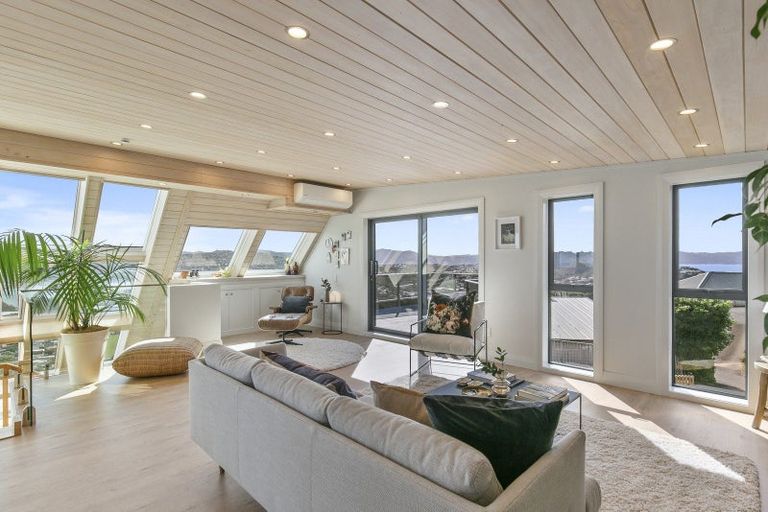 Photo of property in 83d Seatoun Heights Road, Seatoun, Wellington, 6022