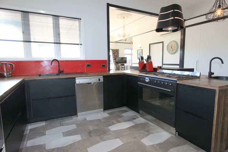 Photo of property in 37 Muller Road, Blenheim, 7201