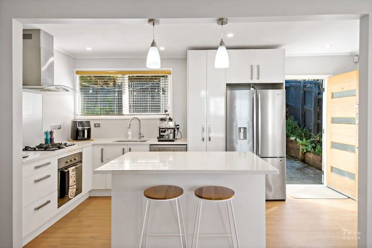 Photo of property in 186 Old Titirangi Road, Titirangi, Auckland, 0604