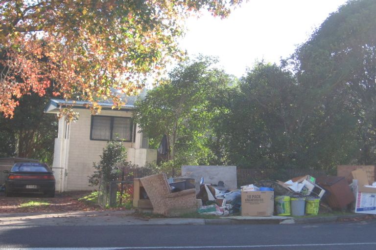 Photo of property in 721 Swanson Road, Swanson, Auckland, 0612