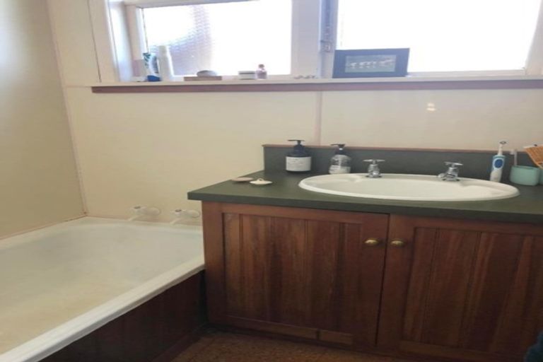 Photo of property in 107 Nevay Road, Miramar, Wellington, 6022