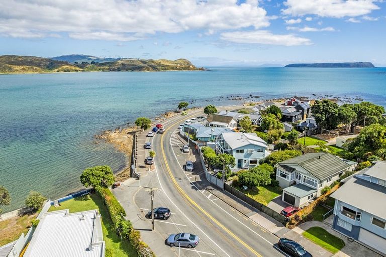 Photo of property in 5a Beach Road, Plimmerton, Porirua, 5026