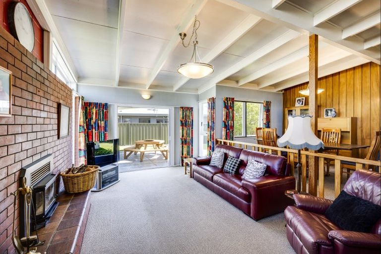 Photo of property in 222a Grove Road, Mayfair, Hastings, 4122