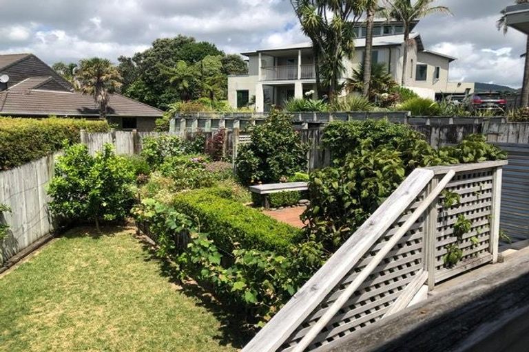 Photo of property in 21 Arden Place, Oakura, 4314