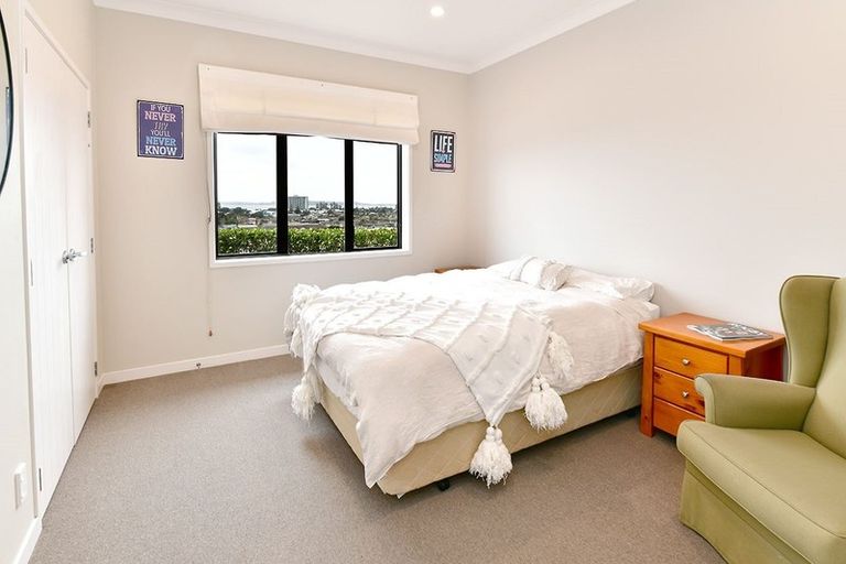 Photo of property in 51 The Ritz, Orewa, 0931
