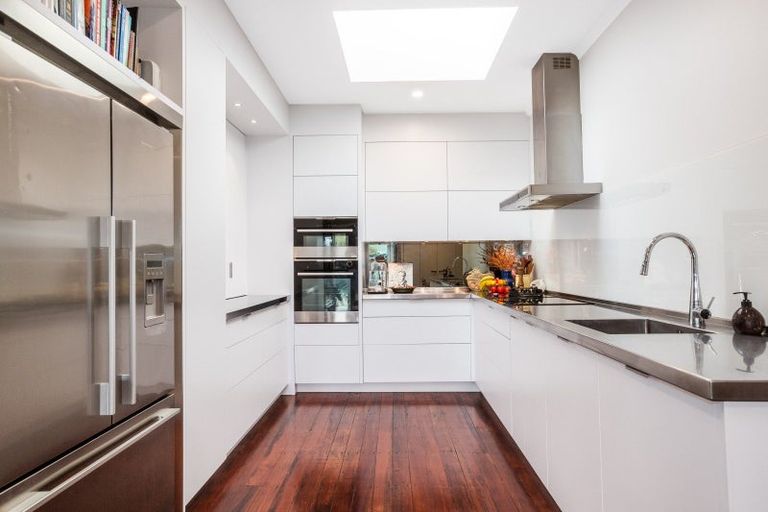 Photo of property in 38 Oroua Street, Eastbourne, Lower Hutt, 5013