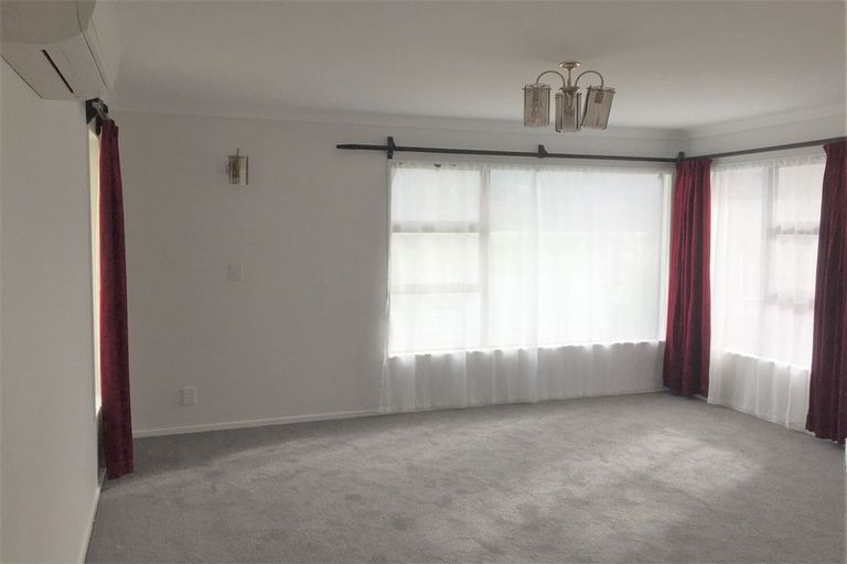 Photo of property in 2 Stephen Street, Tawa, Wellington, 5028