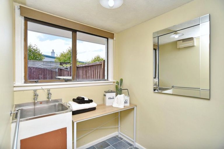 Photo of property in 1/1 Rosedale Place, Avonhead, Christchurch, 8042