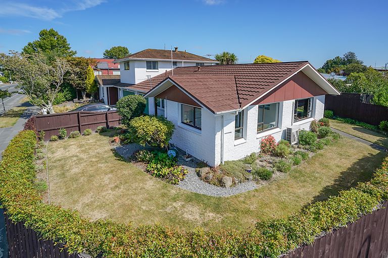 Photo of property in 1/1 Rosedale Place, Avonhead, Christchurch, 8042