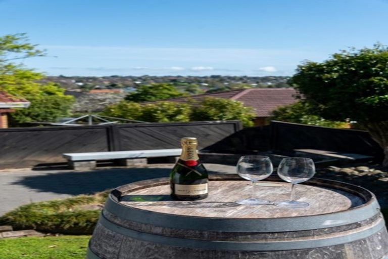 Photo of property in 11 Orangewood Drive, Northpark, Auckland, 2013