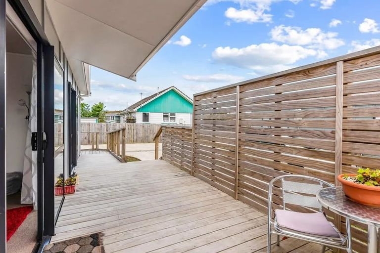 Photo of property in 27a Hinemoa Street, Levin, 5510