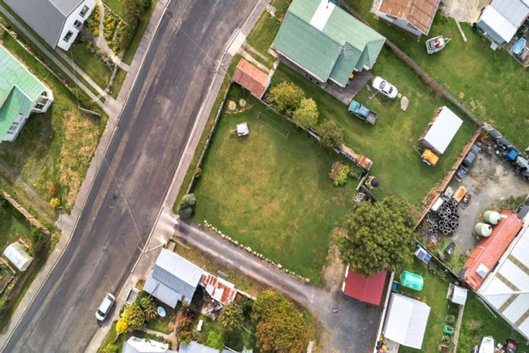 Photo of property in 10 Saunders Street, Owaka, 9535