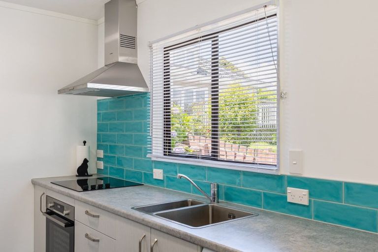 Photo of property in 2/3 Park Road, Paraparaumu Beach, Paraparaumu, 5032