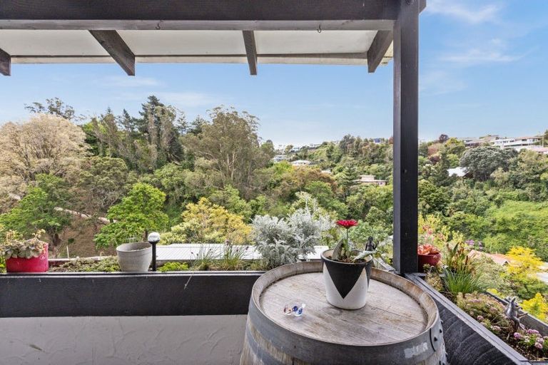 Photo of property in 30a Enfield Road, Hospital Hill, Napier, 4110