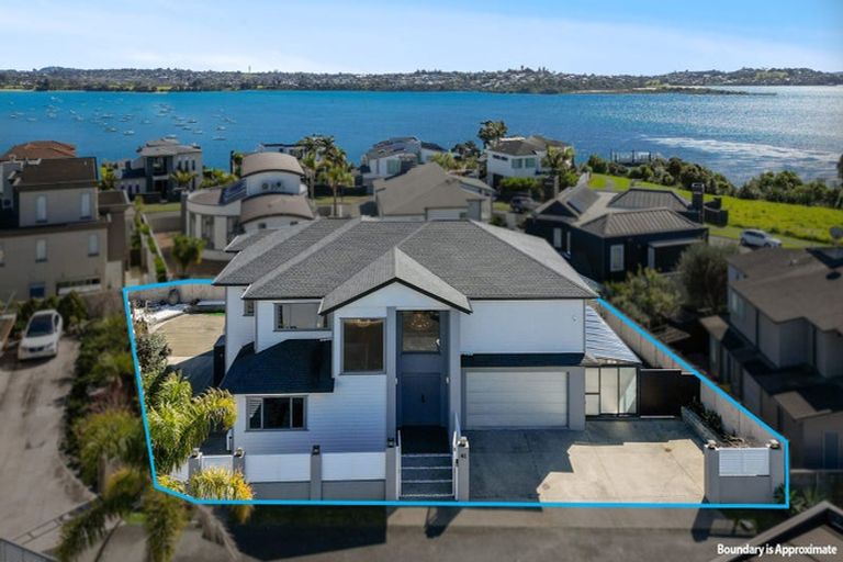 Photo of property in 41 Compass Way, Half Moon Bay, Auckland, 2012