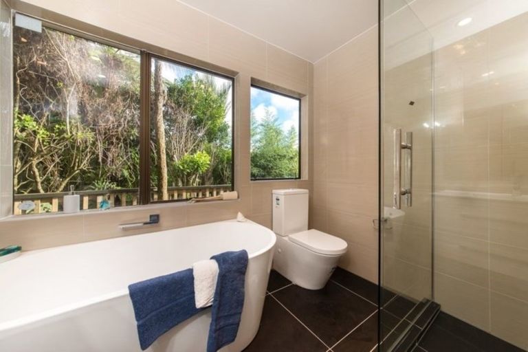 Photo of property in 493 Scenic Drive, Waiatarua, Auckland, 0612