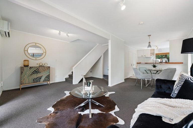 Photo of property in 2/35 Jaemont Avenue, Te Atatu South, Auckland, 0610