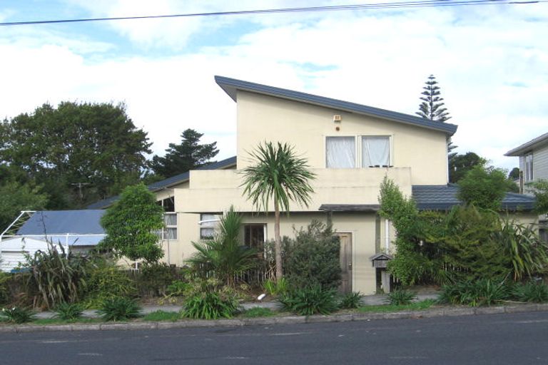 Photo of property in 69 Mcleod Road, Te Atatu South, Auckland, 0610