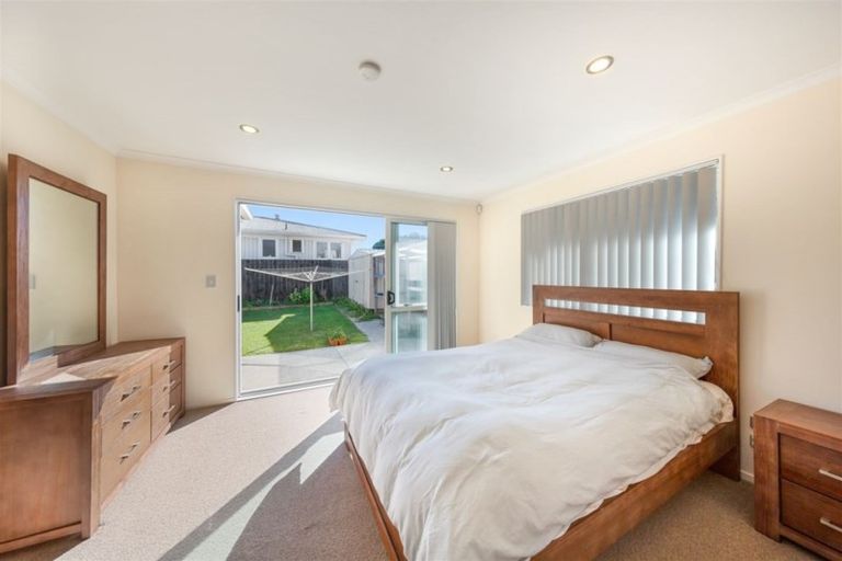 Photo of property in 2b Stephen Avenue, Henderson, Auckland, 0610