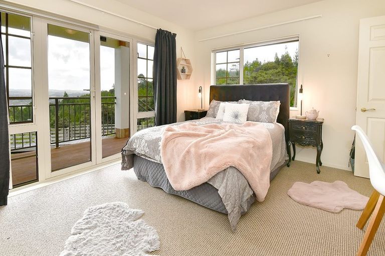 Photo of property in 54 Pinetone Road, Kumeu, 0892