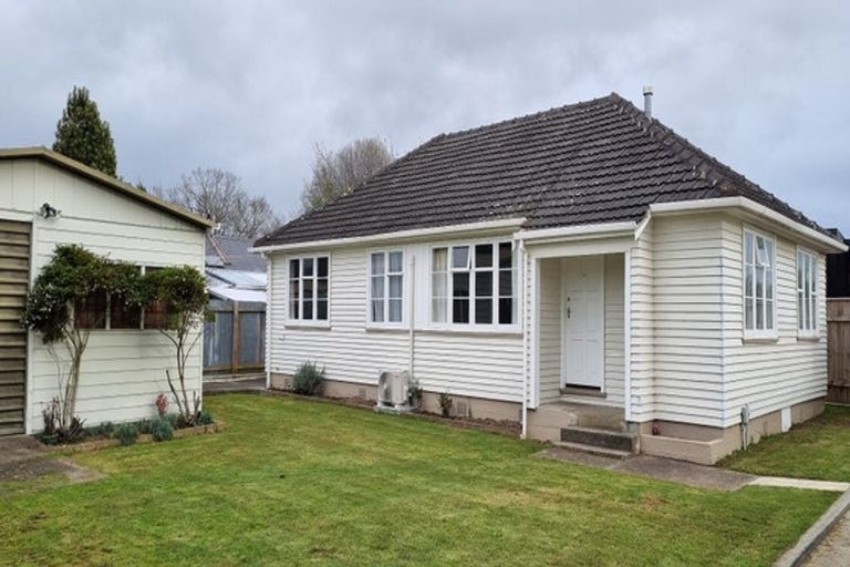Photo of property in 18 Camp Street, Silverstream, Upper Hutt, 5019