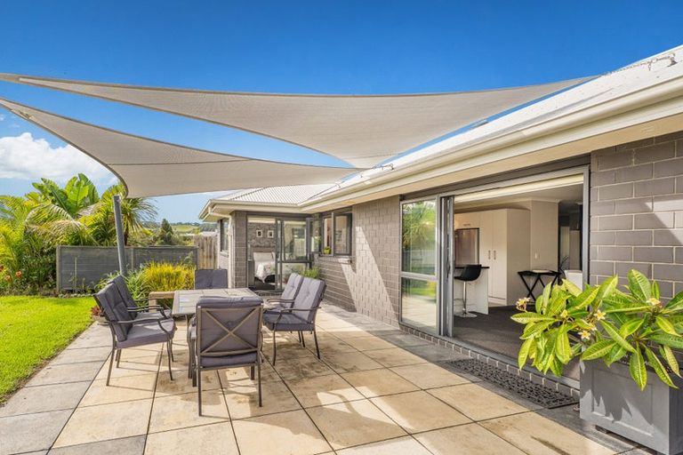 Photo of property in 28 Motukorure Parade, Cooks Beach, Whitianga, 3591