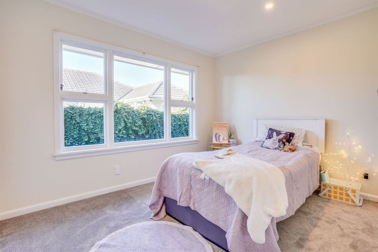 Photo of property in 5 Burnside Crescent, Burnside, Christchurch, 8053