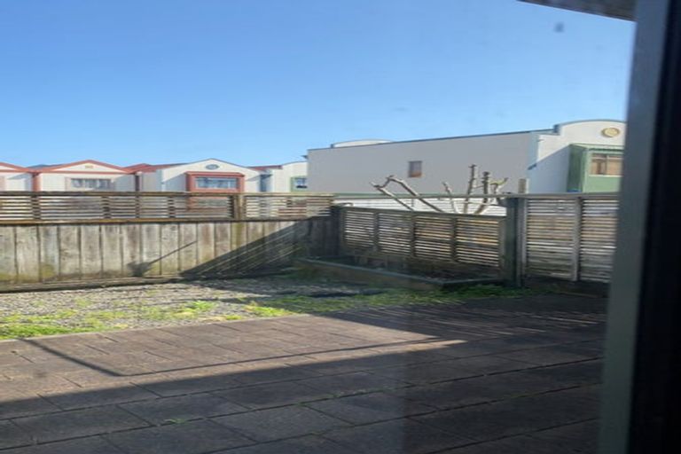 Photo of property in Tuscany Towers, 54/1 Ambrico Place, New Lynn, Auckland, 0600