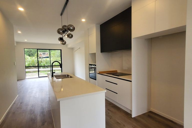 Photo of property in 7 Whawhaki Lane, Kumeu, 0810