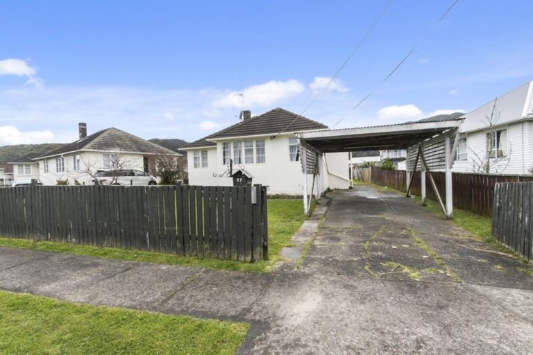 Photo of property in 17 Strand Crescent, Naenae, Lower Hutt, 5011