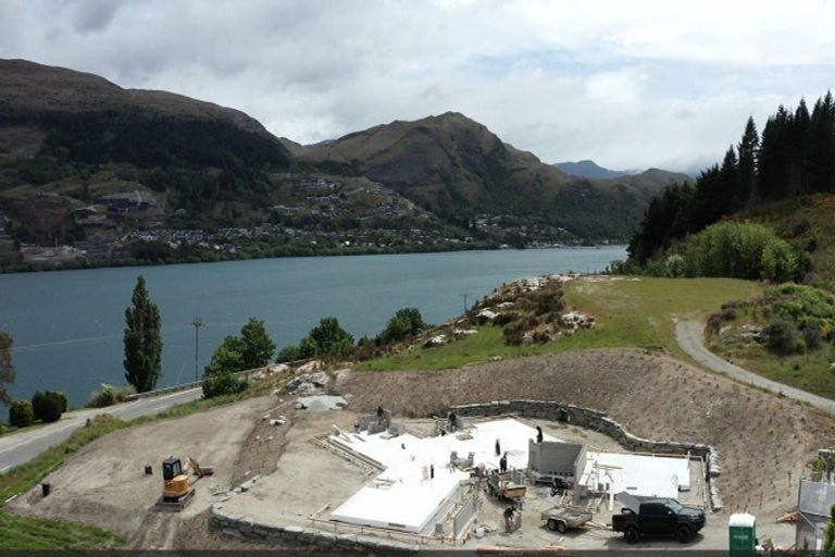 Photo of property in 9 Spring Hill Road, Kelvin Heights, Queenstown, 9300