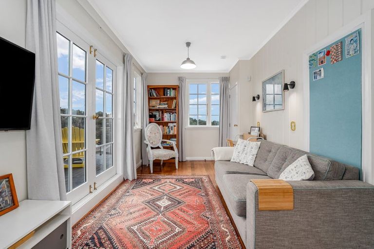 Photo of property in 32 Mccoll Street, Vogeltown, Wellington, 6021