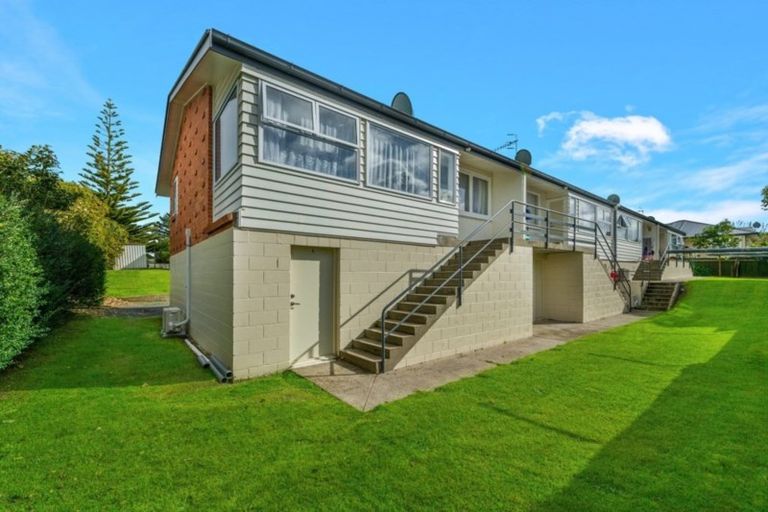 Photo of property in 2/10 Te Aroha Street, Hamilton East, Hamilton, 3216