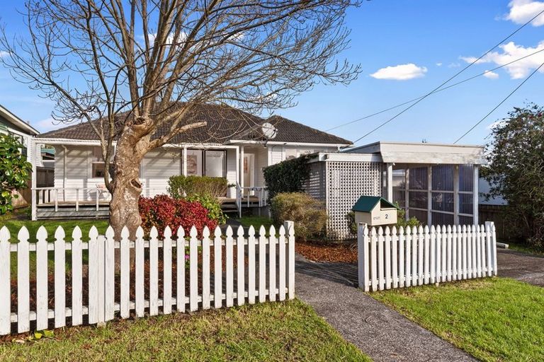 Photo of property in 1/28 Neal Avenue, Glenfield, Auckland, 0629