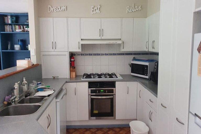 Photo of property in 18 Rewa Place, Russell, 0202