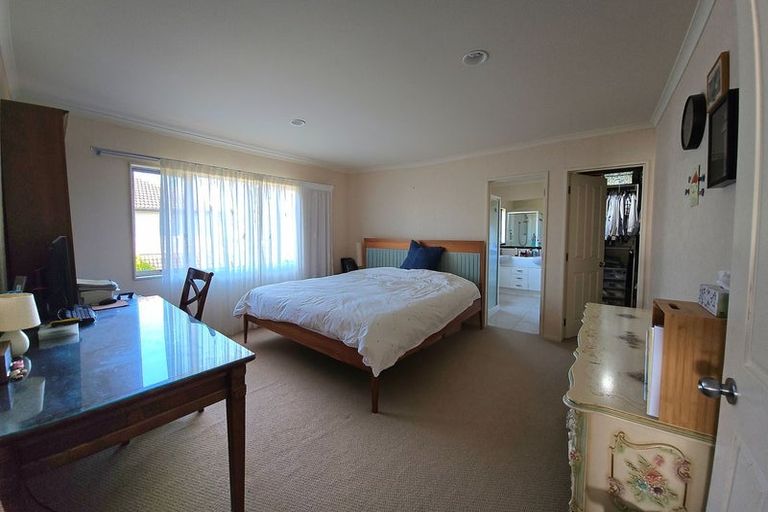 Photo of property in 4 Oswald Close, Flat Bush, Auckland, 2016